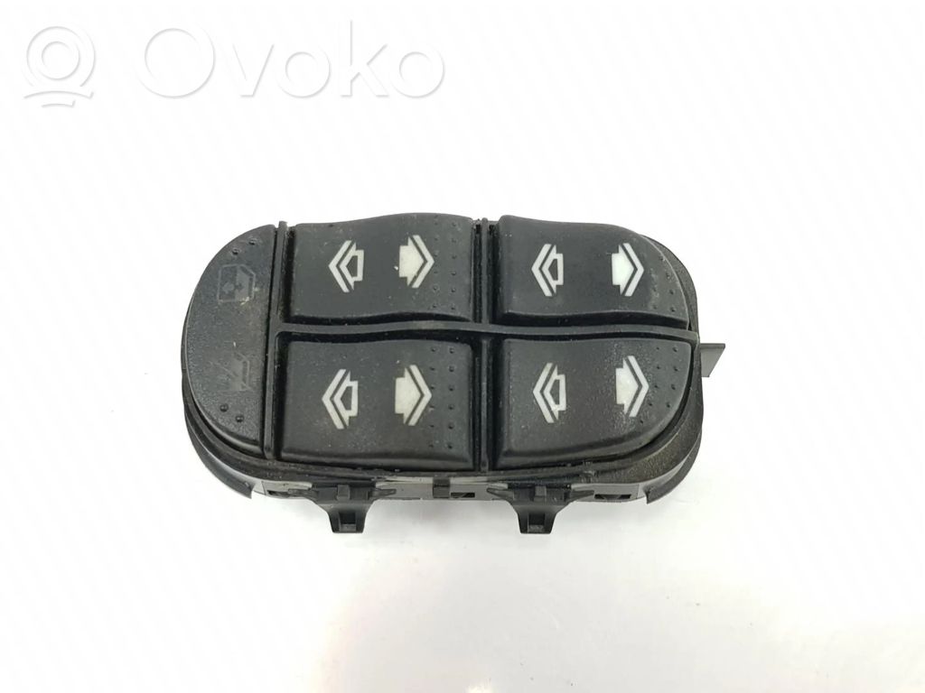 Electric window control switch   1333262,2M5T14A132DB