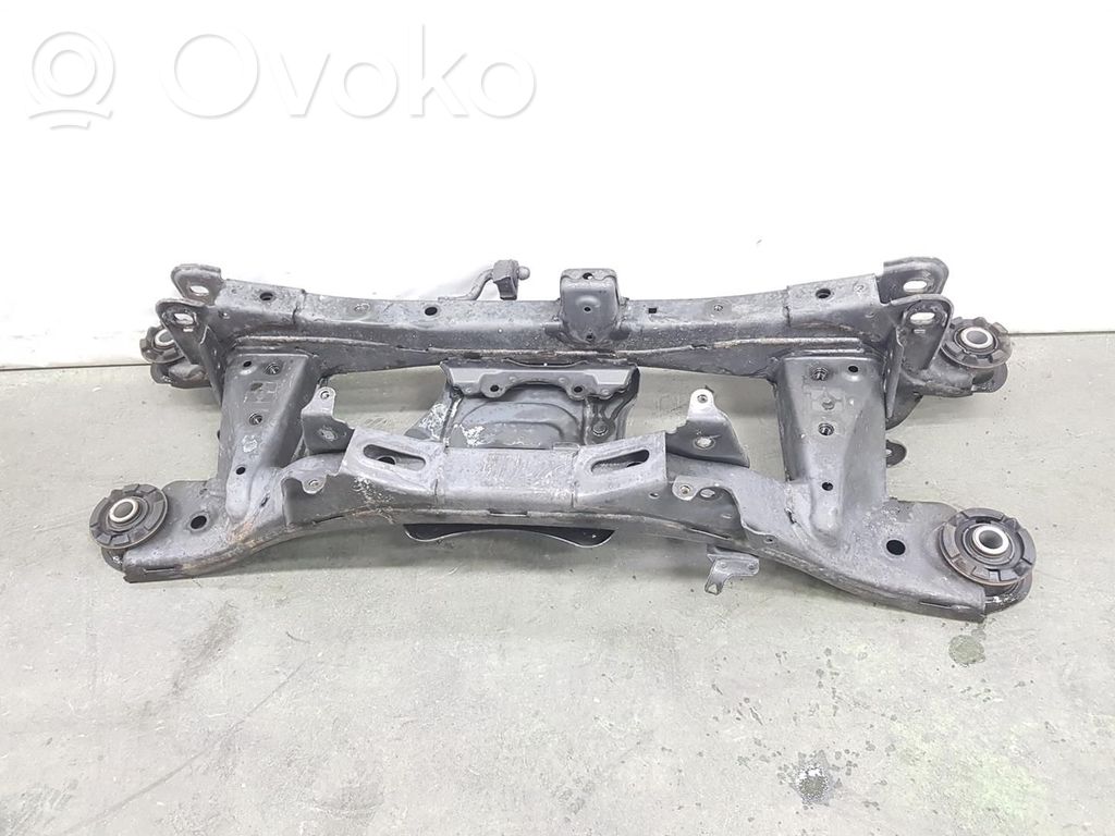 Toyota Avensis T270 Belka tylna 