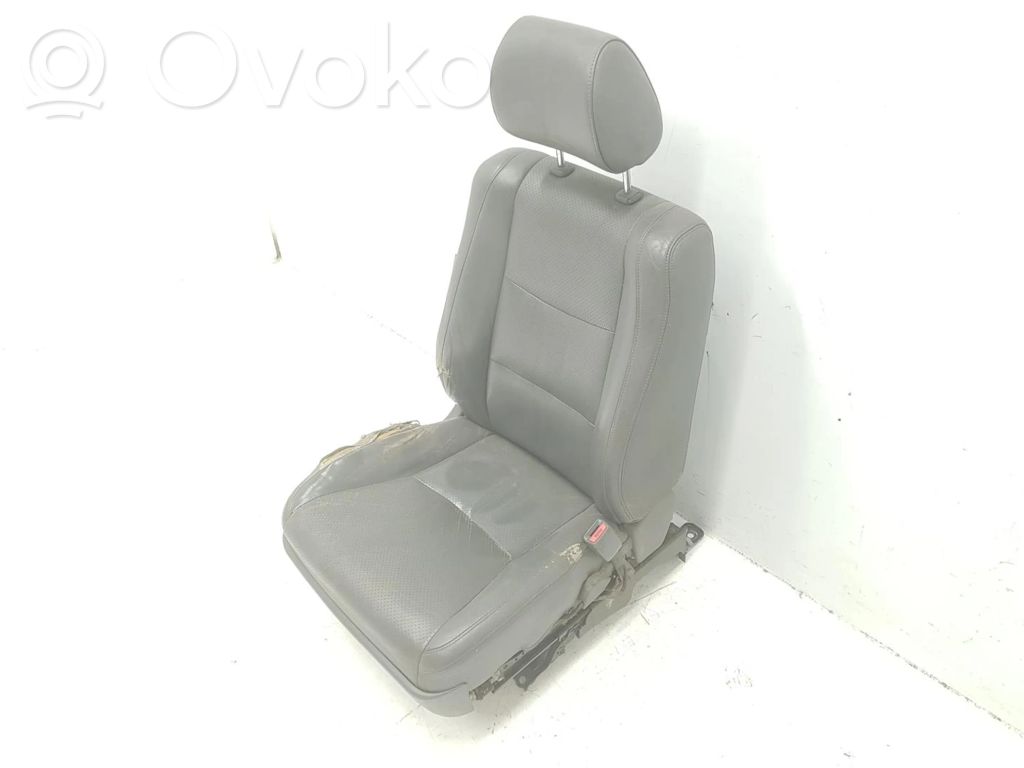 Toyota Land Cruiser (J120) Front passenger seat 