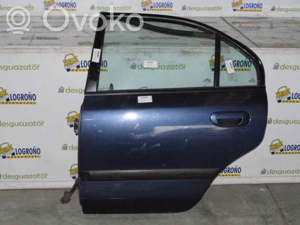 Mitsubishi Carisma Puerta trasera 