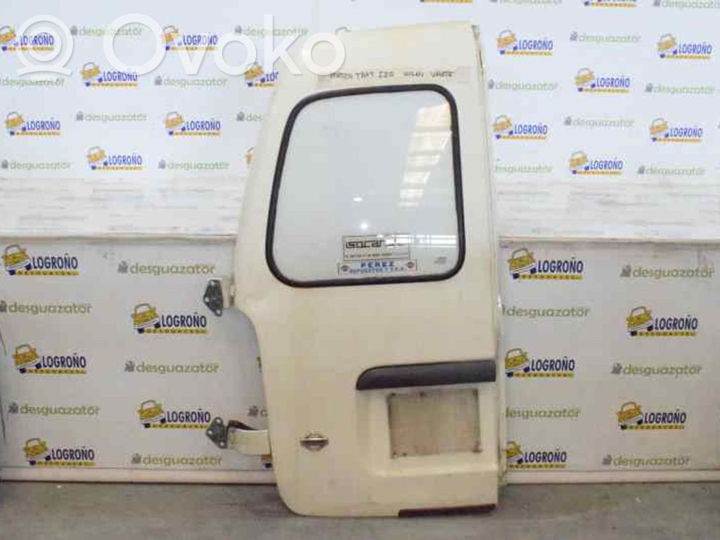 Nissan Vanette Aizmugurējās durvis 