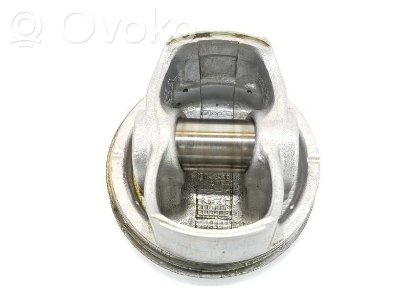 Toyota C-HR I Piston 
