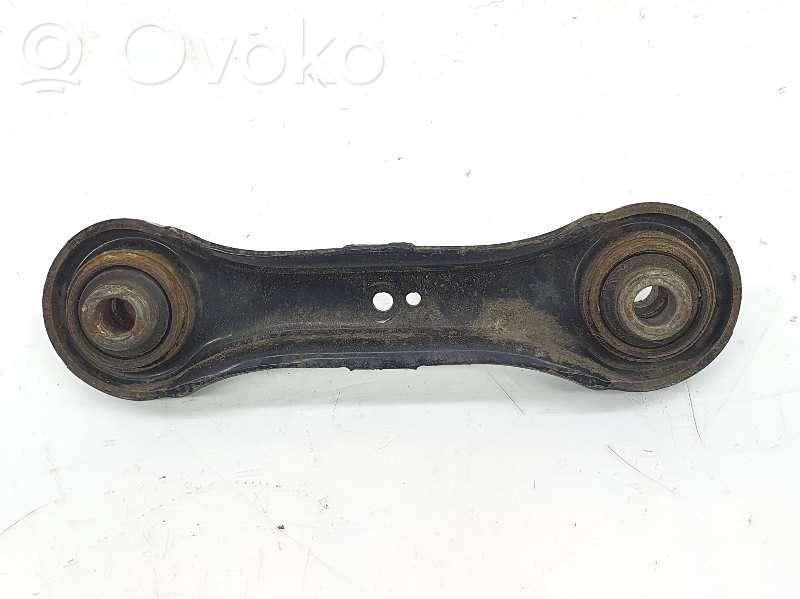 Brazo de suspensión trasero   4117A005,4117A005