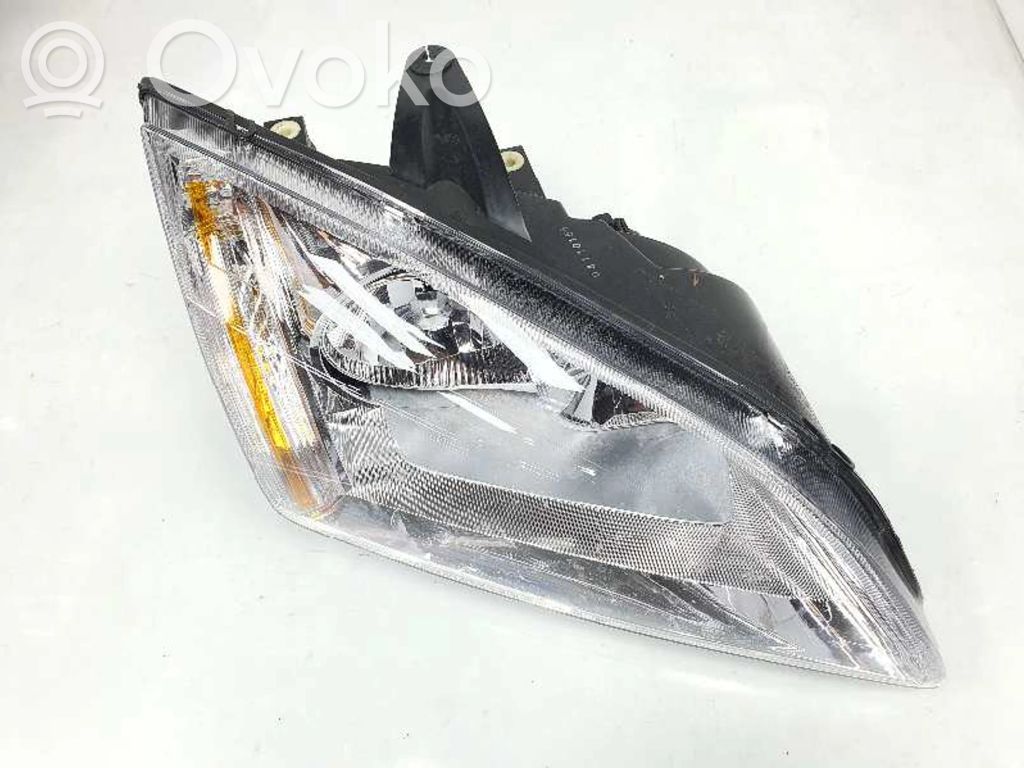 Ford Focus Headlight/headlamp 