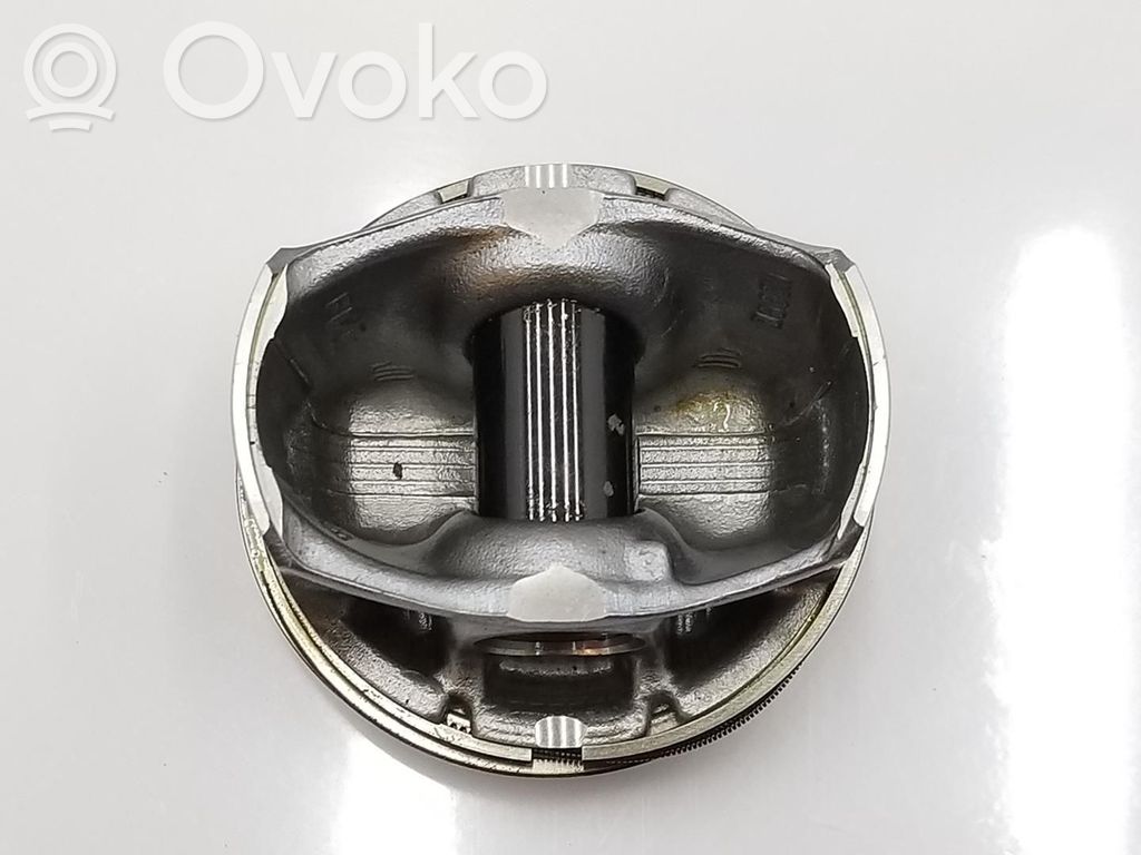 Peugeot 208 II Piston 