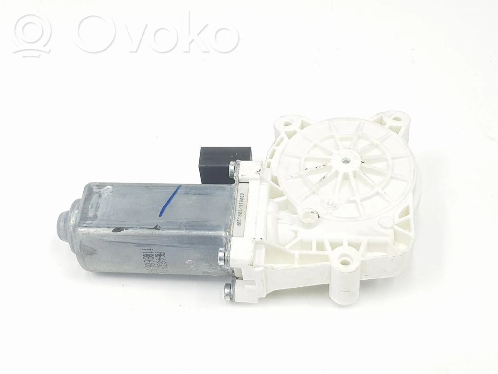 Silnik regulatora szyby drzwi przednich   99162410202,99162410202