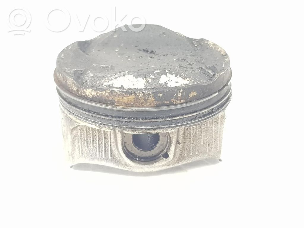 Peugeot 208 II Piston 