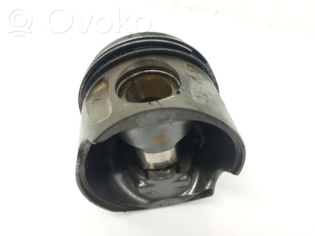 Mercedes-Benz A W169 Piston 