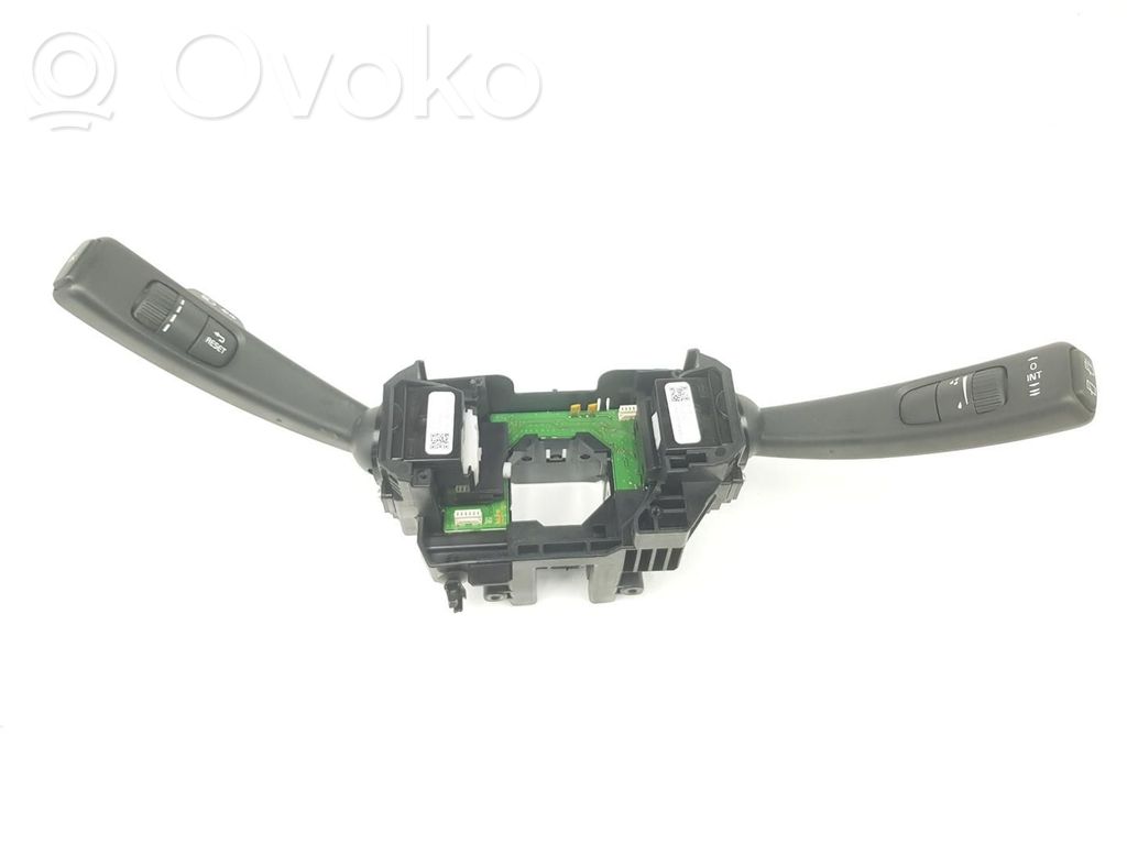 Volvo V40 Boutons / interrupteurs volant 