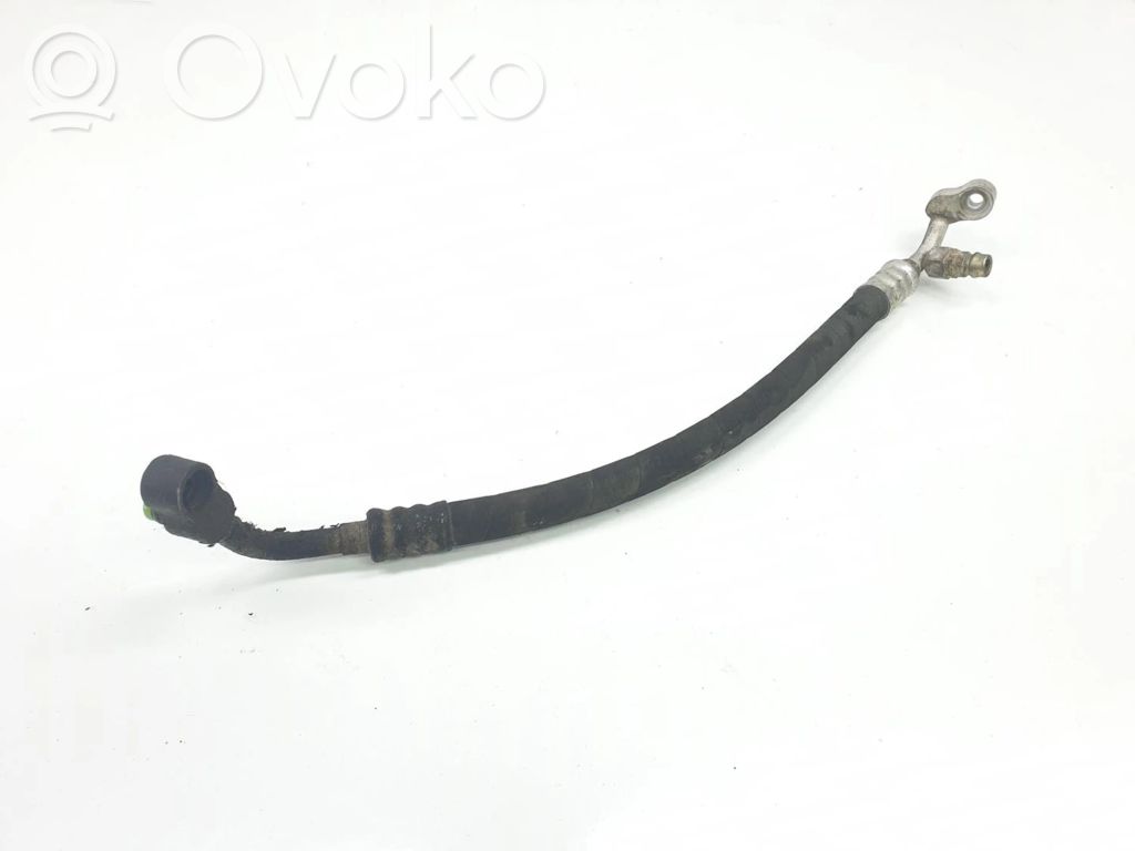 Ilmastointilaitteen putki (A/C)   8387405,64538387405