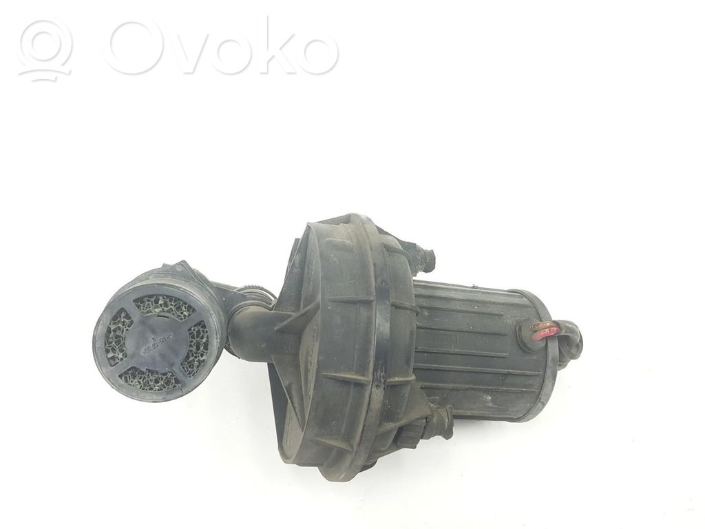 Audi A3 S3 8L Leerlaufregler Leerlaufregelventil 
