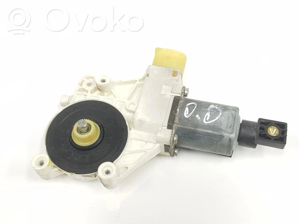 BMW 3 E92 E93 Priekinio lango pakelėjo varikliukas 