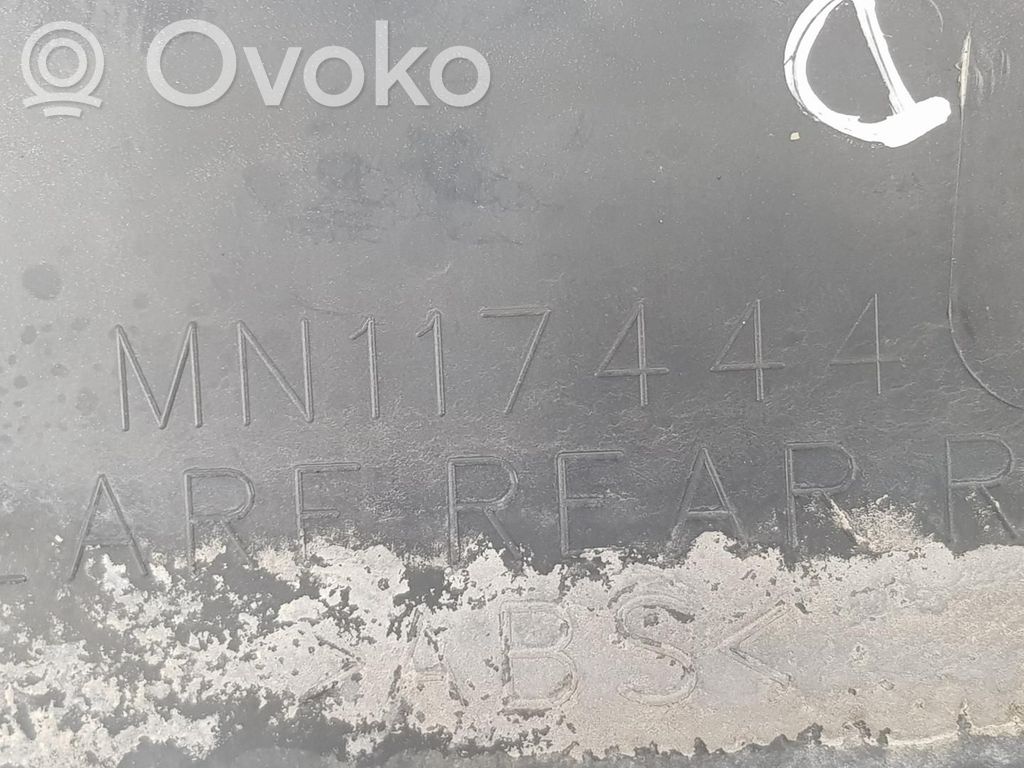 Mitsubishi L200 Rivestimento passaruota posteriore 