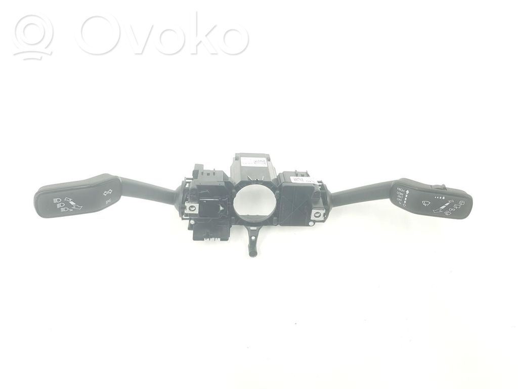 Seat Arona Butoane/comutatoare pe volan 