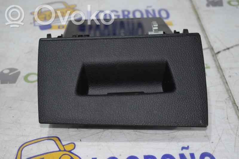 Guantera   8200305722,BAJOVOLANTE