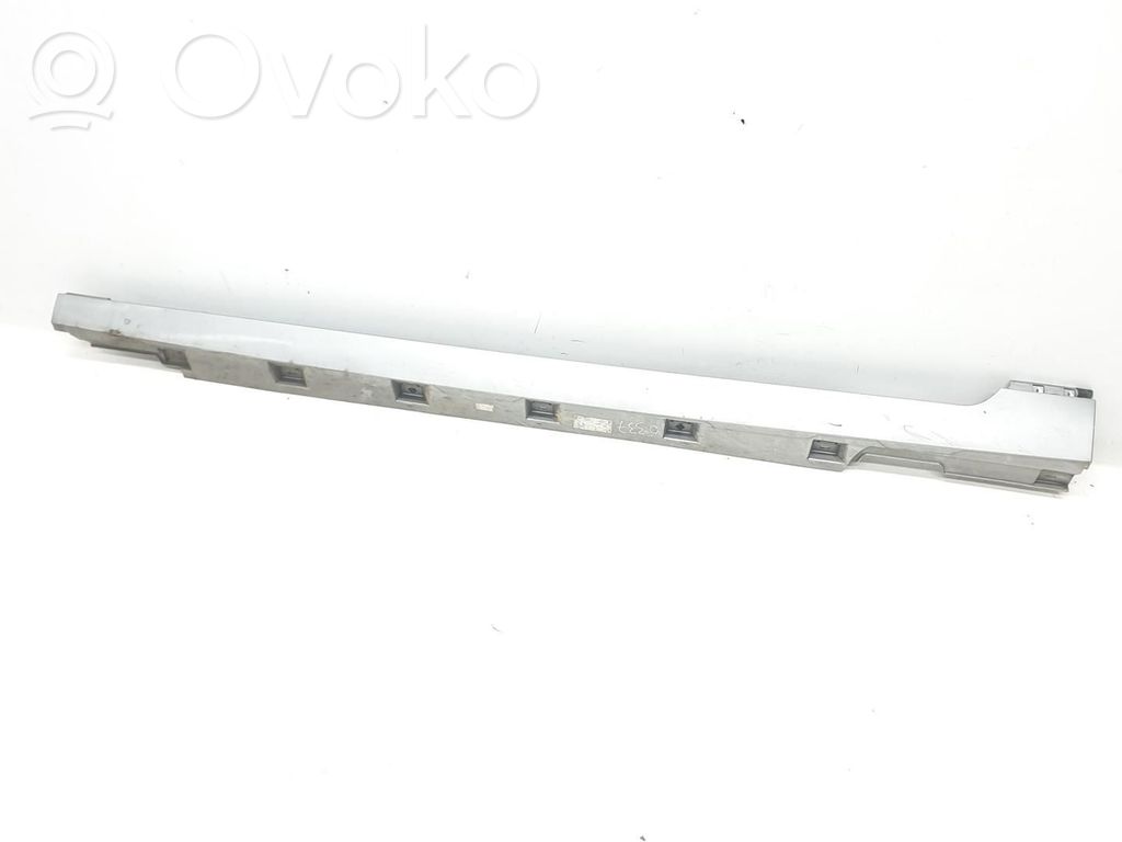 Volkswagen PASSAT B8 Sottoporta 