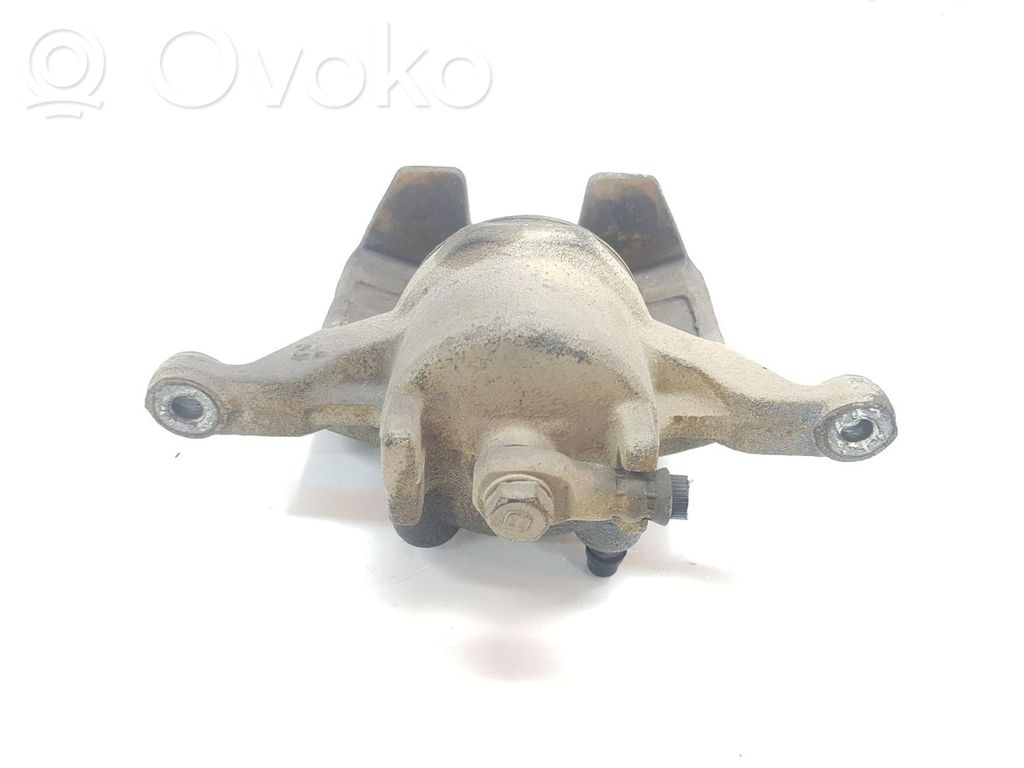 Mitsubishi L200 Zacisk hamulcowy przedni 