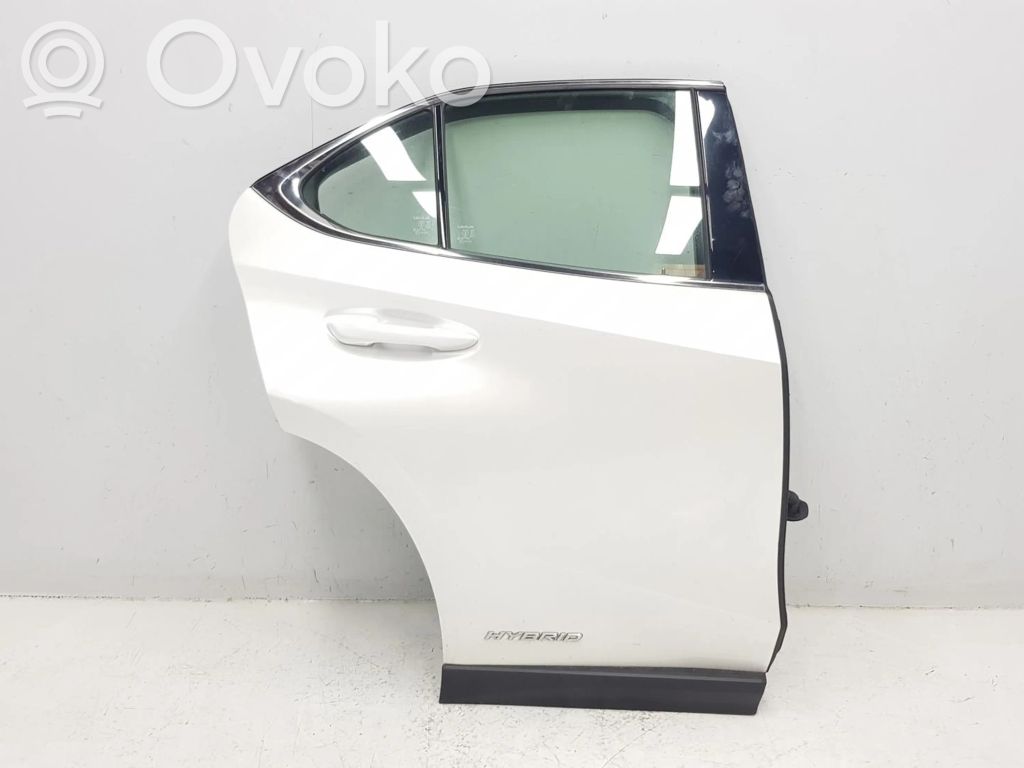 Lexus UX Puerta trasera 