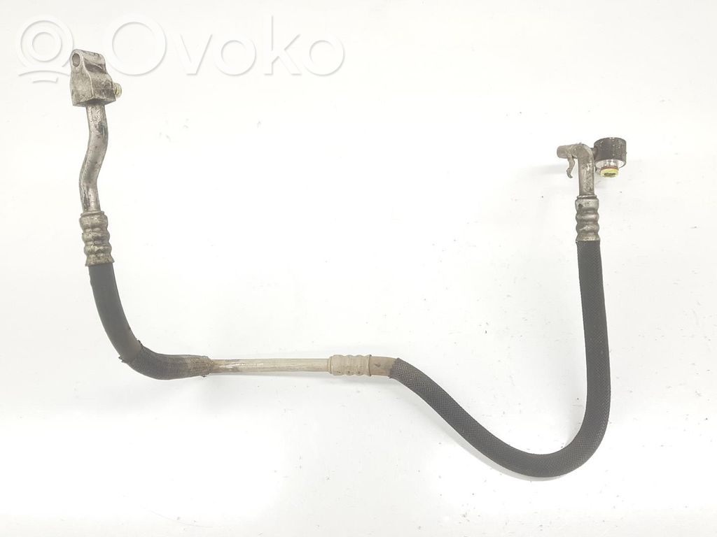 Ilmastointilaitteen putki (A/C)   1385939,1385939