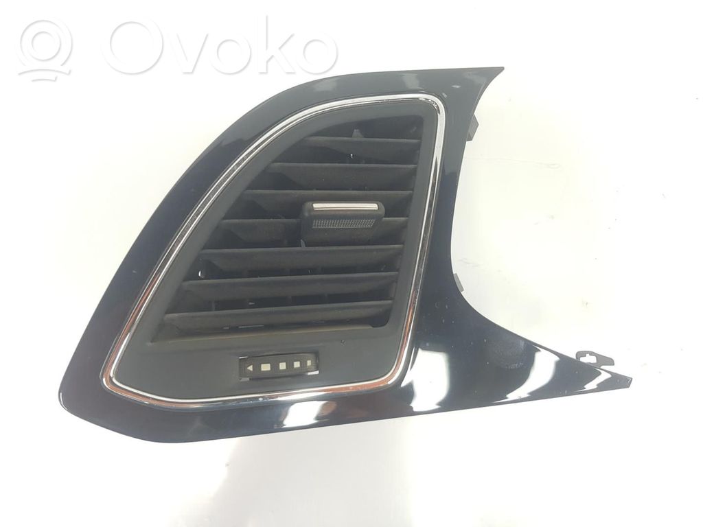 Seat Leon (5F) Dysze / Kratki środkowego nawiewu deski rozdzielczej 