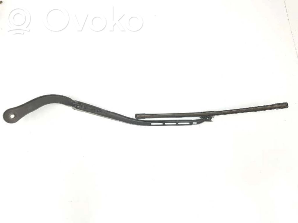 BMW 3 E90 E91 Front wiper blade arm 