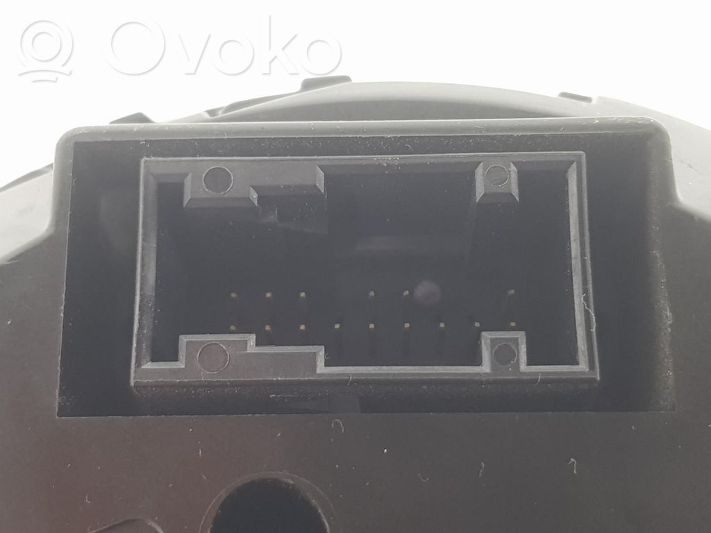 Seat Leon (5F) Speedometer (instrument cluster) 