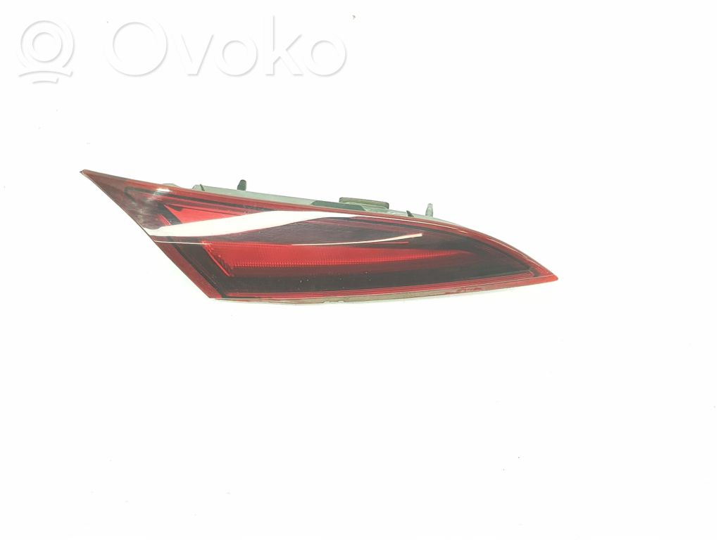 Opel Insignia A Lampy tylnej klapy bagażnika