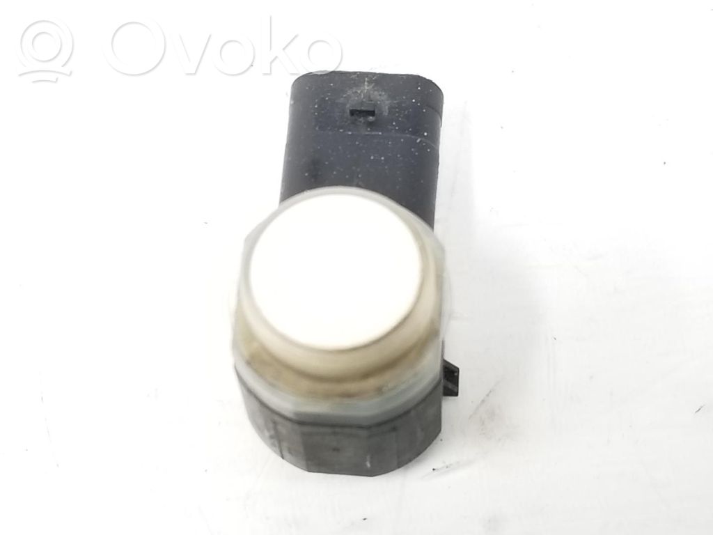 Land Rover Freelander 2 - LR2 Uchwyt przedniego czujnika parkowania PDC 