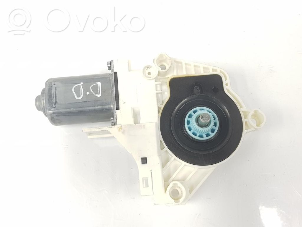 Audi Q3 8U Silnik regulatora szyby drzwi przednich 