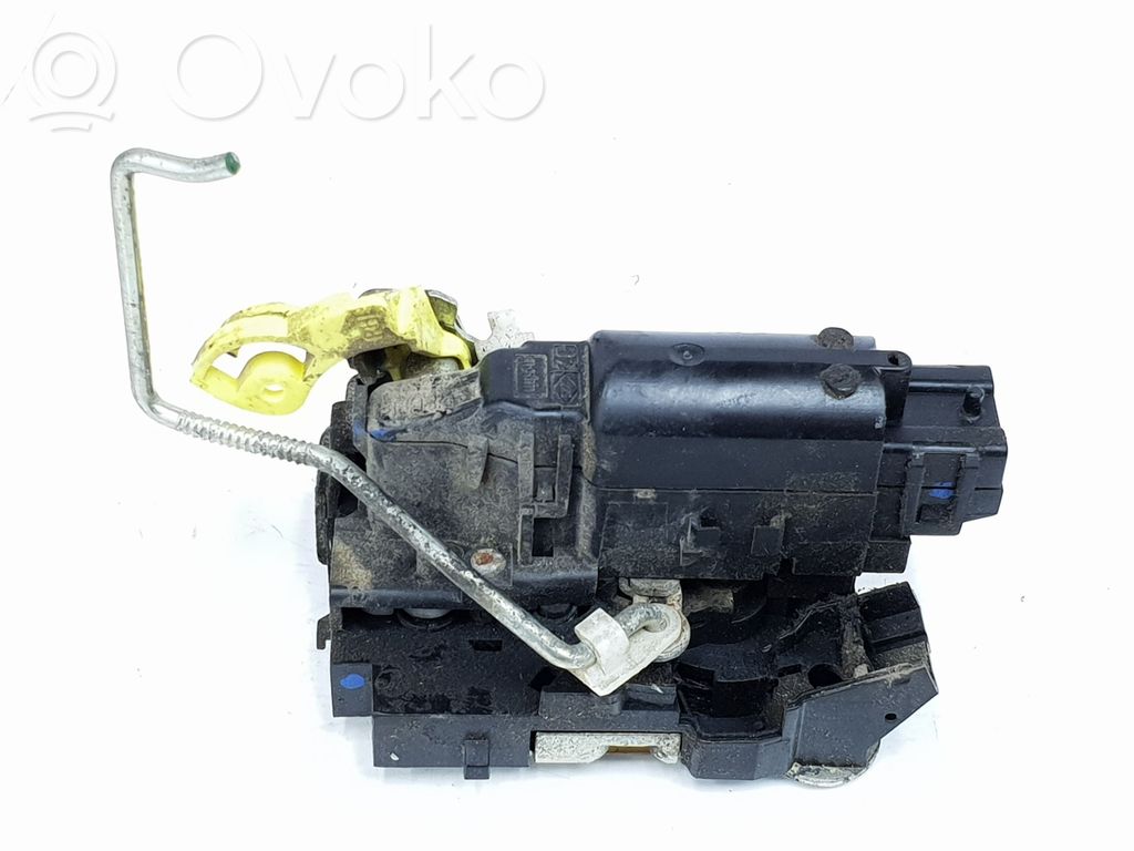 Takaoven lukko   825029139R,825025967R