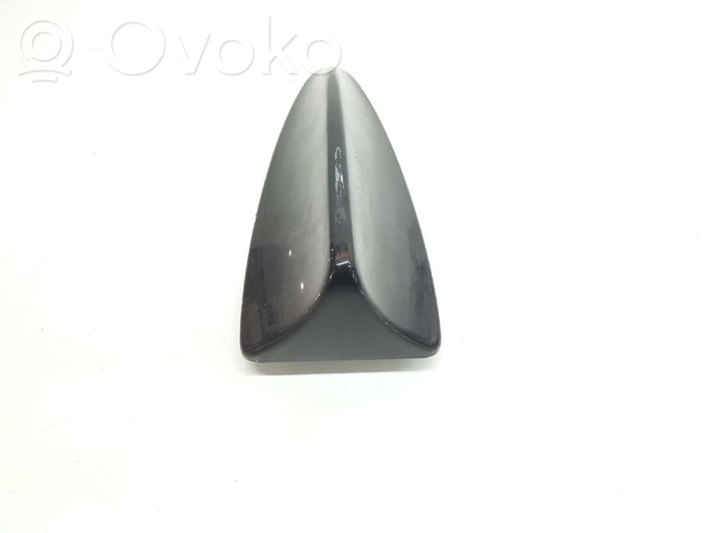 BMW X3 E83 GPS-pystyantenni 