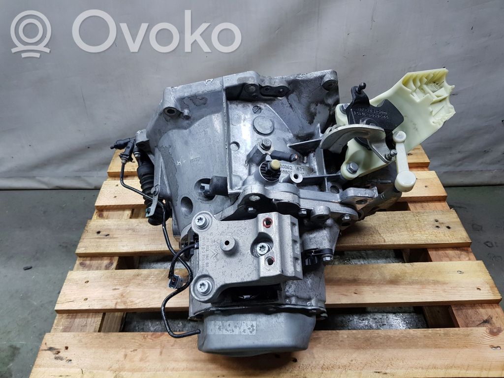 Peugeot 2008 I Cutie viteze manuală cu 5 trepte 
