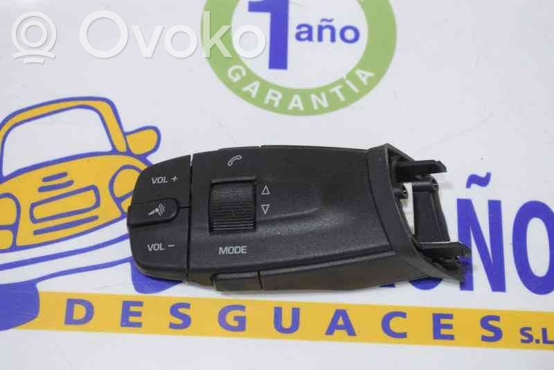 Seat Ibiza IV (6J,6P) Pulsanti/interruttori sul volante