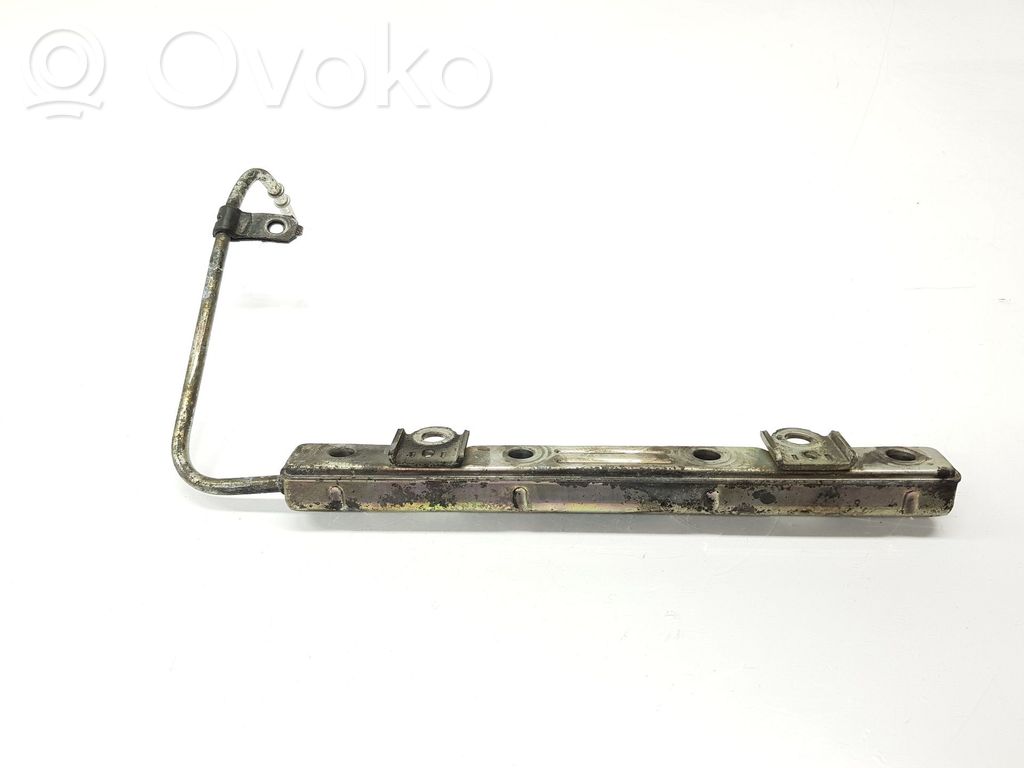 Toyota Prius (NHW20) Linea principale tubo carburante