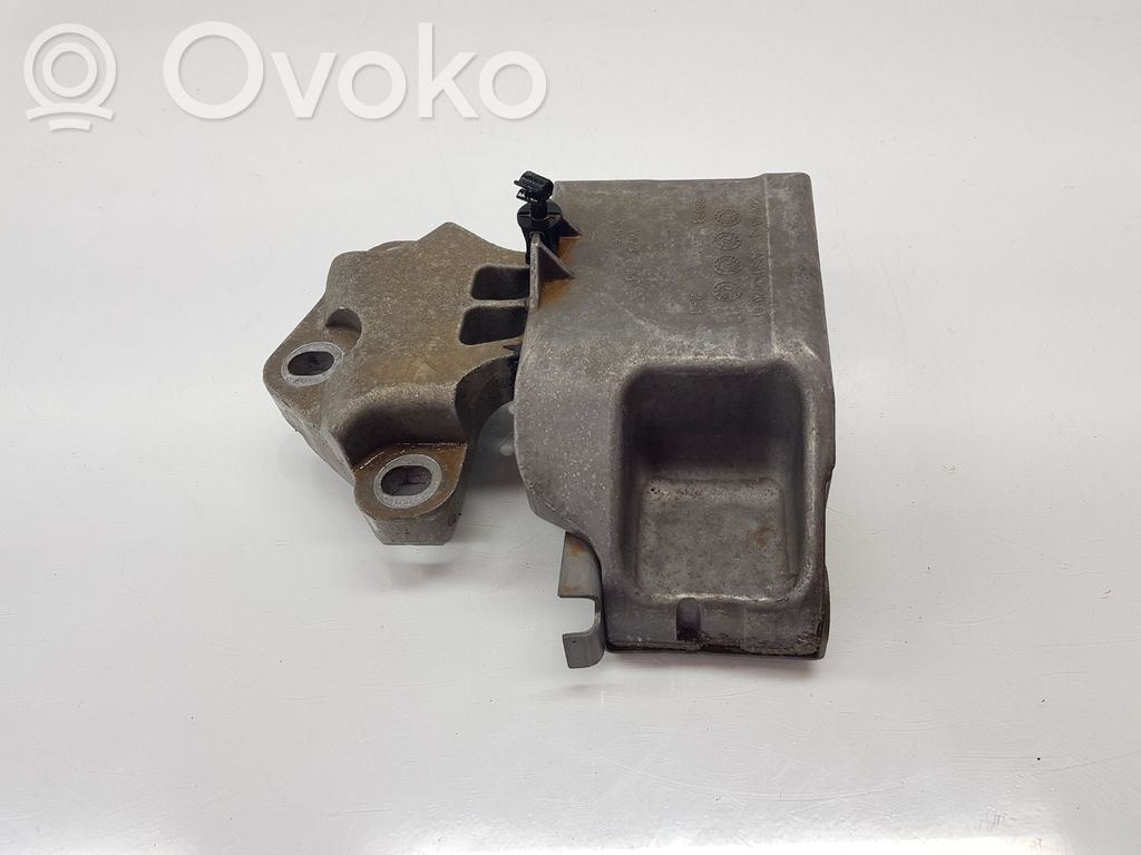 Volkswagen Crafter Engine mount bracket 