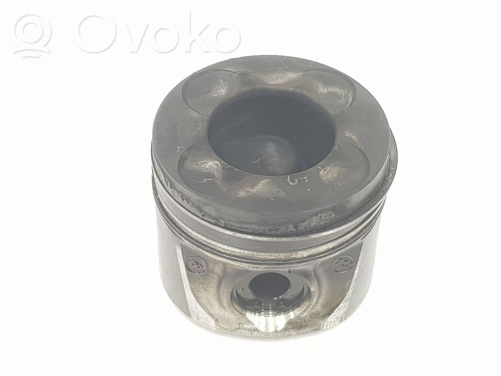 Nissan Pathfinder R51 Piston 