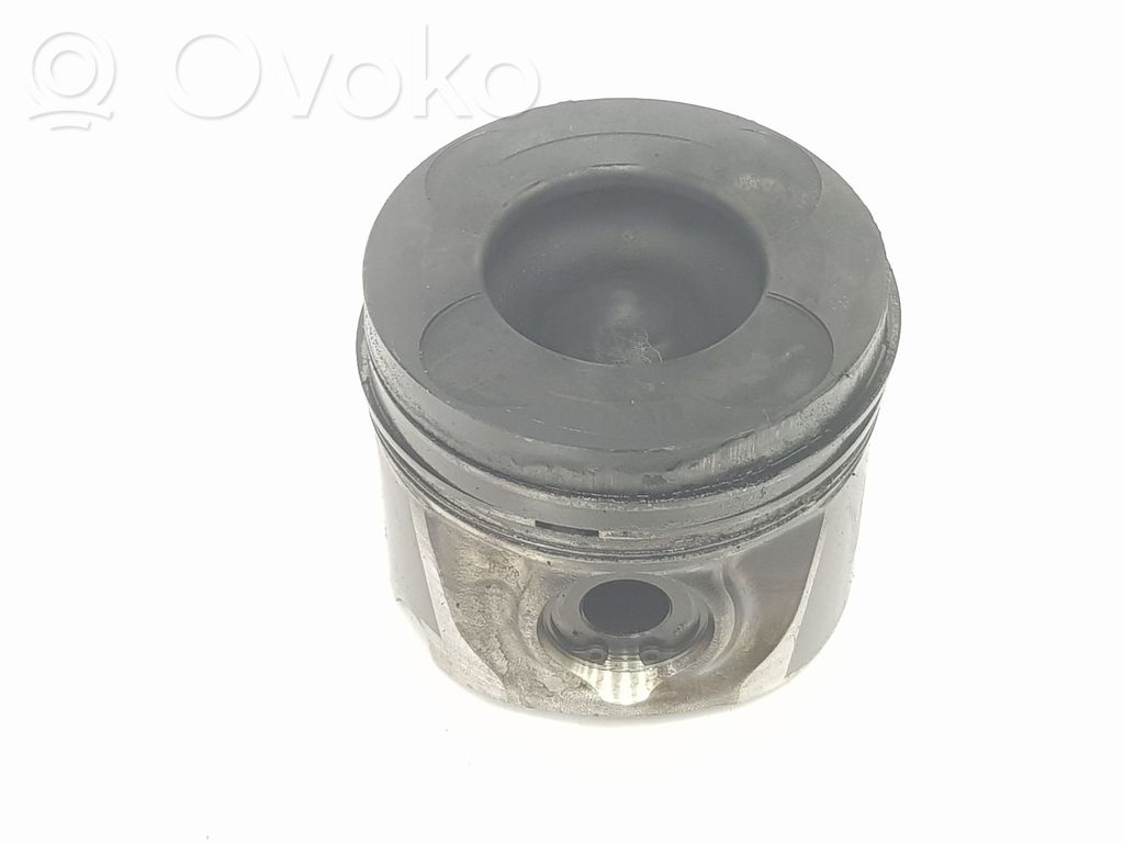 Nissan Pathfinder R51 Piston 