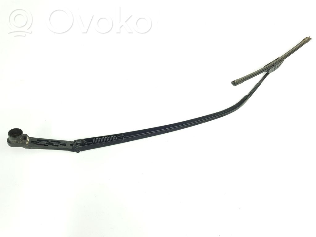 Mazda CX-7 Front wiper blade arm 