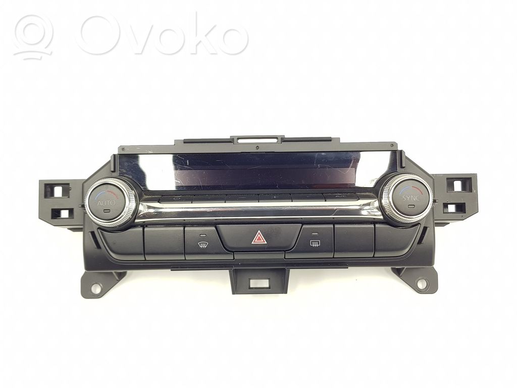 Mazda CX-30 Climate control unit 