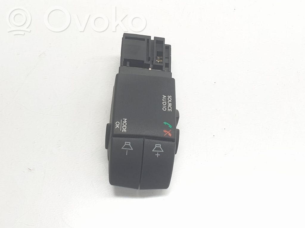 Fiat Talento Boutons / interrupteurs volant