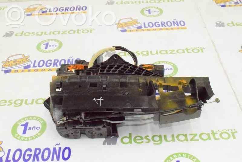 Ford Focus Priekšpusē slēdzene 