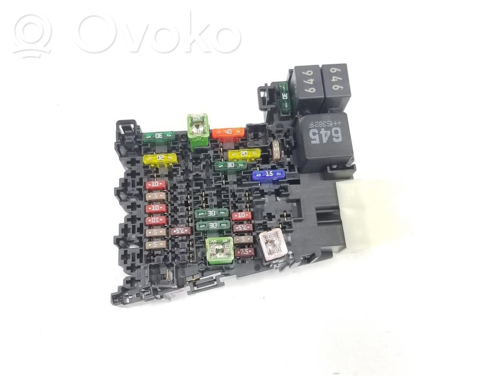 Volkswagen Golf VII Module de fusibles