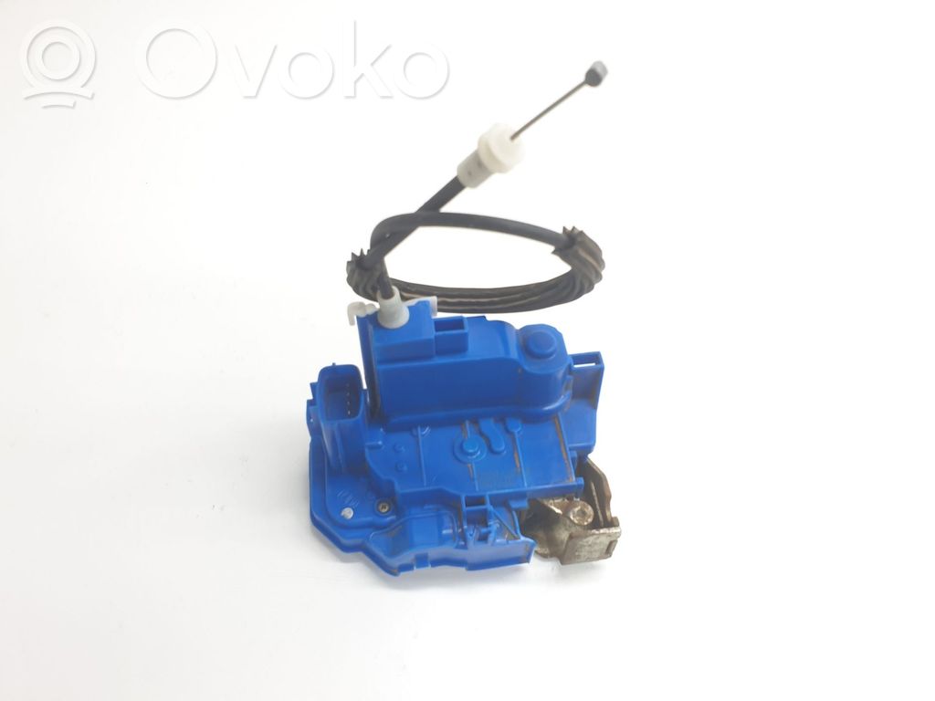Fiat 500L Zamek drzwi przednich 