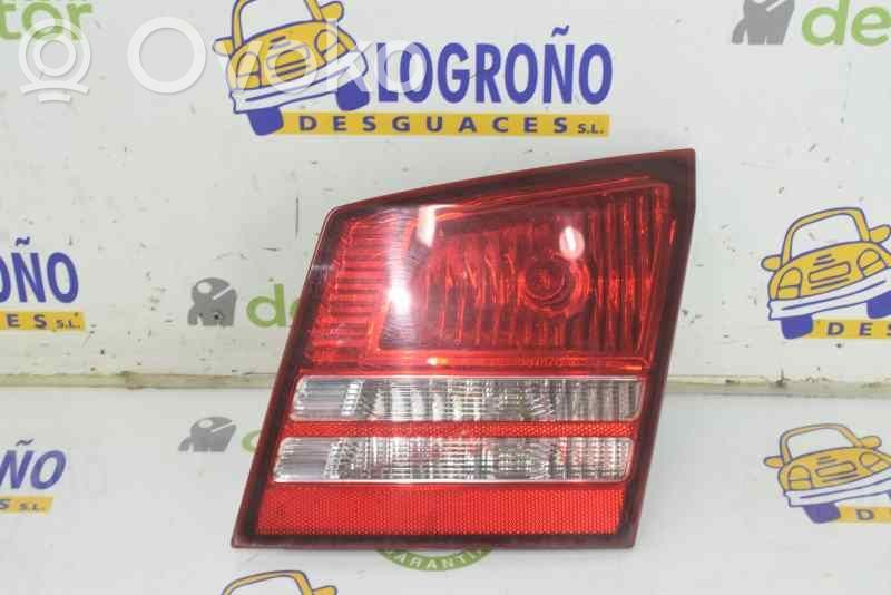 Dodge Journey Galinis žibintas dangtyje 
