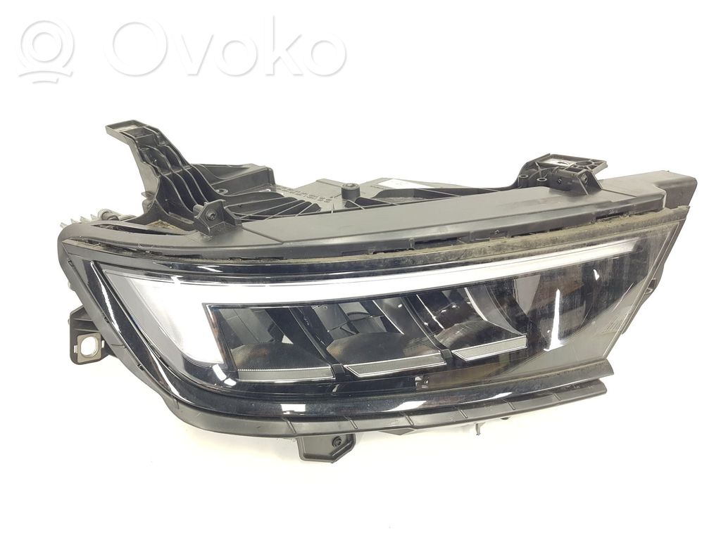Opel Astra L Lampa przednia 