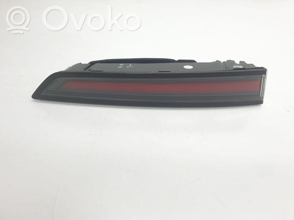 Opel Astra L Lampy tylnej klapy bagażnika 