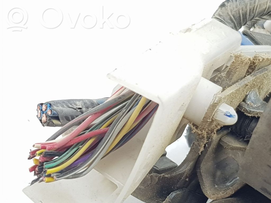 Ohjauspyörän akseli   MR493261,MR493261