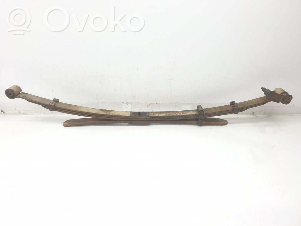 Nissan Navara D40 Resor przedni 
