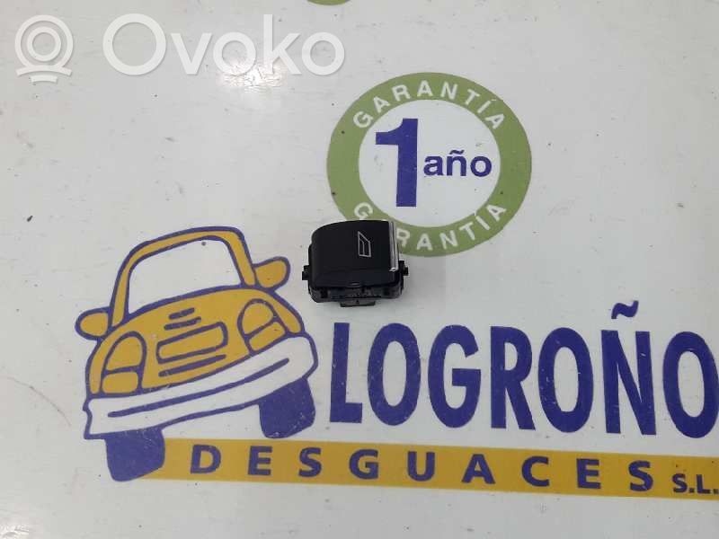 Ford Focus Przyciski szyb 