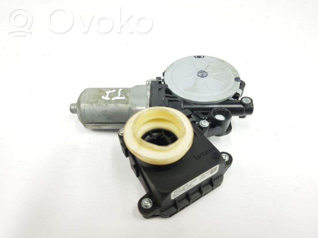 Toyota Avensis T270 Moteur de lève-vitre de porte arrière 